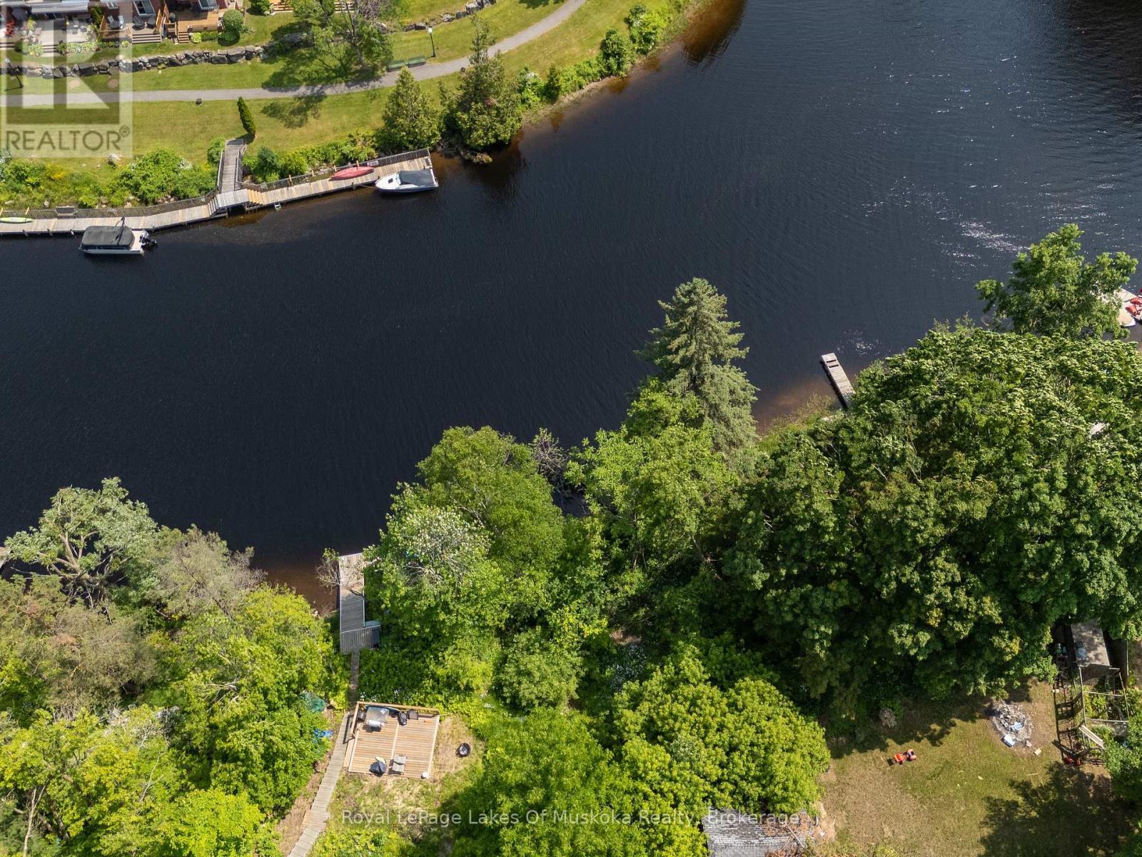 












156 DILL STREET

,
Bracebridge (Macaulay),




Ontario
P1L1E5

