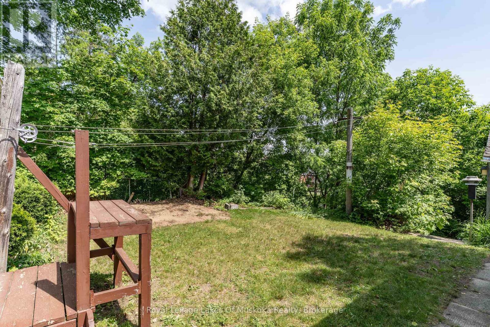












156 DILL STREET

,
Bracebridge (Macaulay),




Ontario
P1L1E5

