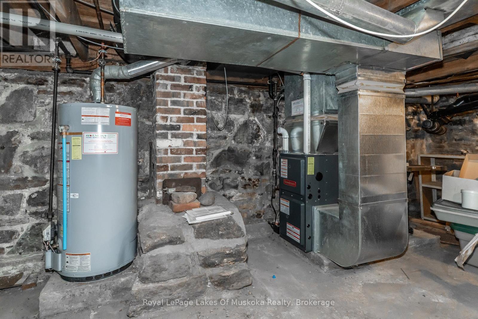 












156 DILL STREET

,
Bracebridge (Macaulay),




Ontario
P1L1E5

