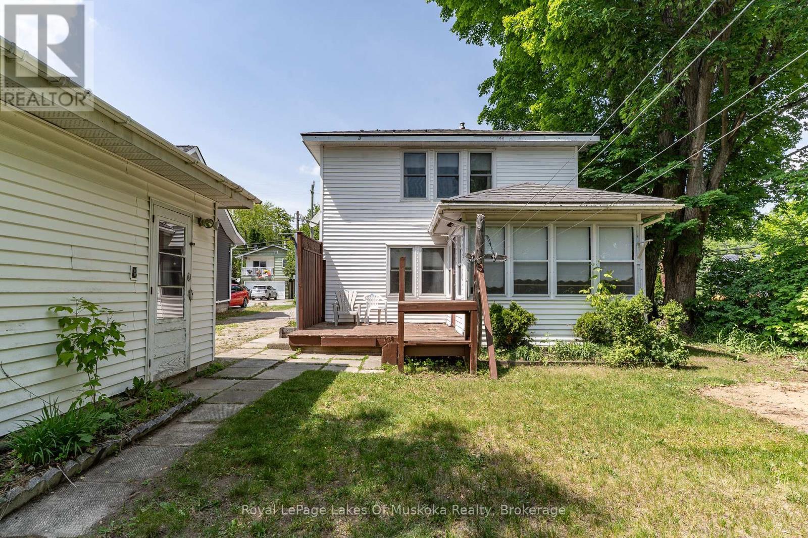 












156 DILL STREET

,
Bracebridge (Macaulay),




Ontario
P1L1E5

