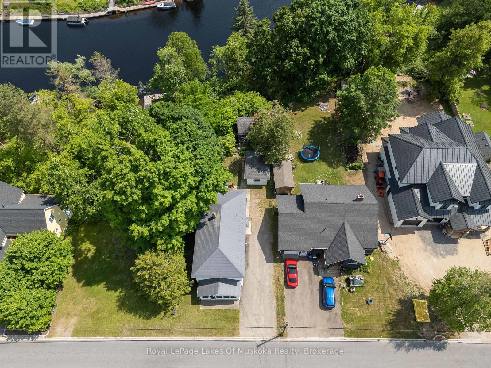 












156 DILL STREET

,
Bracebridge (Macaulay),




Ontario
P1L1E5

