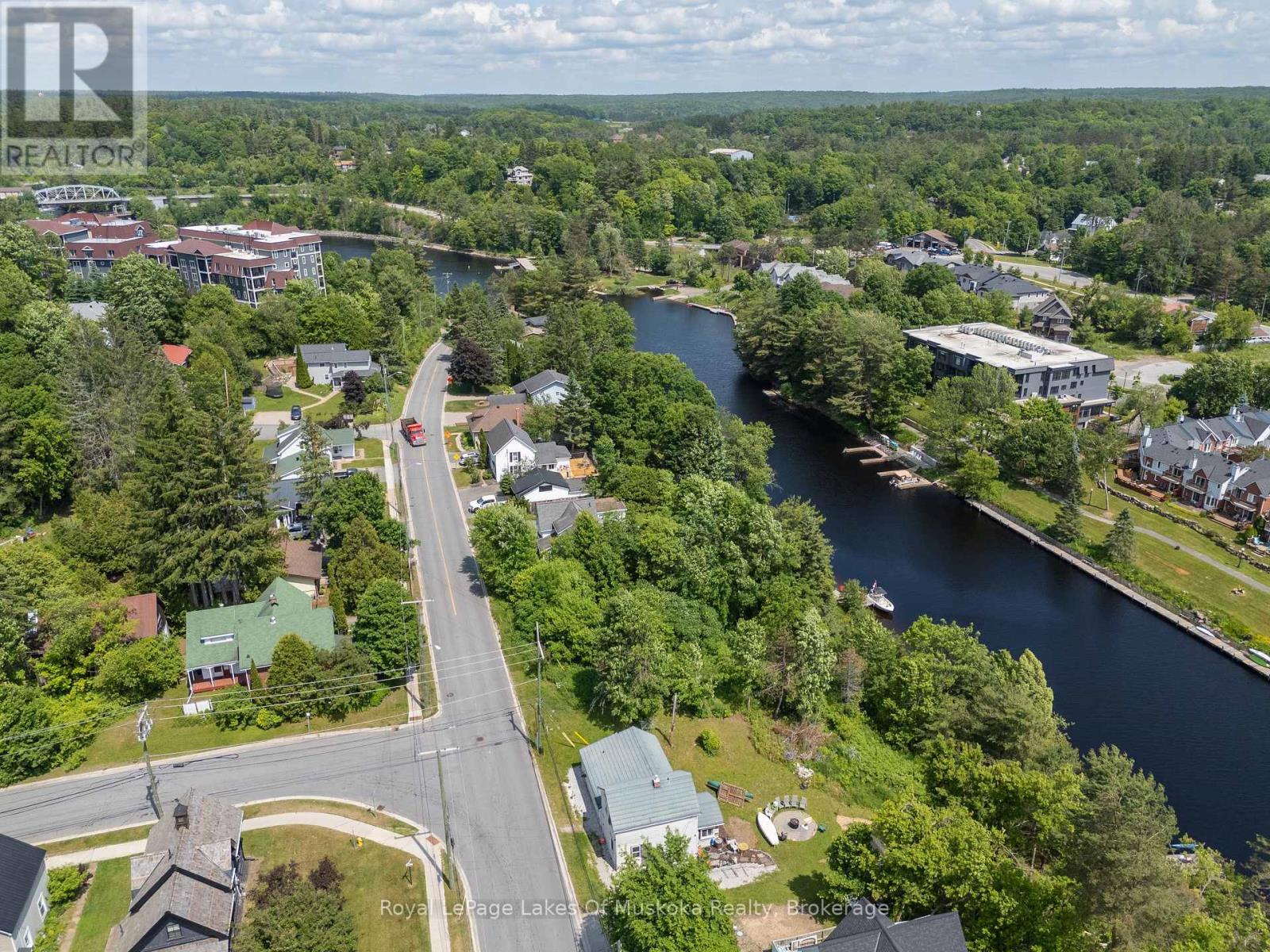 












156 DILL STREET

,
Bracebridge (Macaulay),




Ontario
P1L1E5

