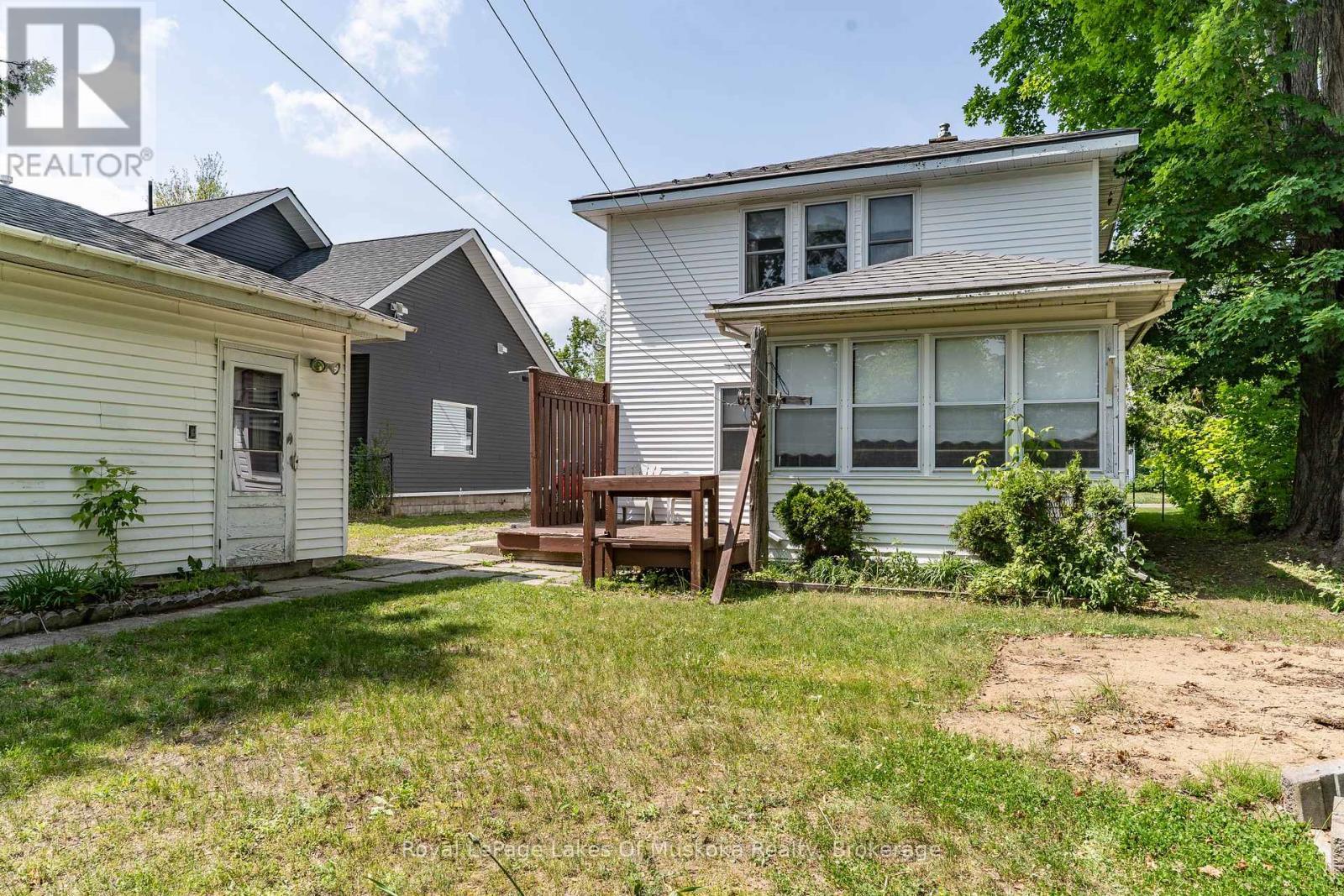 












156 DILL STREET

,
Bracebridge (Macaulay),




Ontario
P1L1E5

