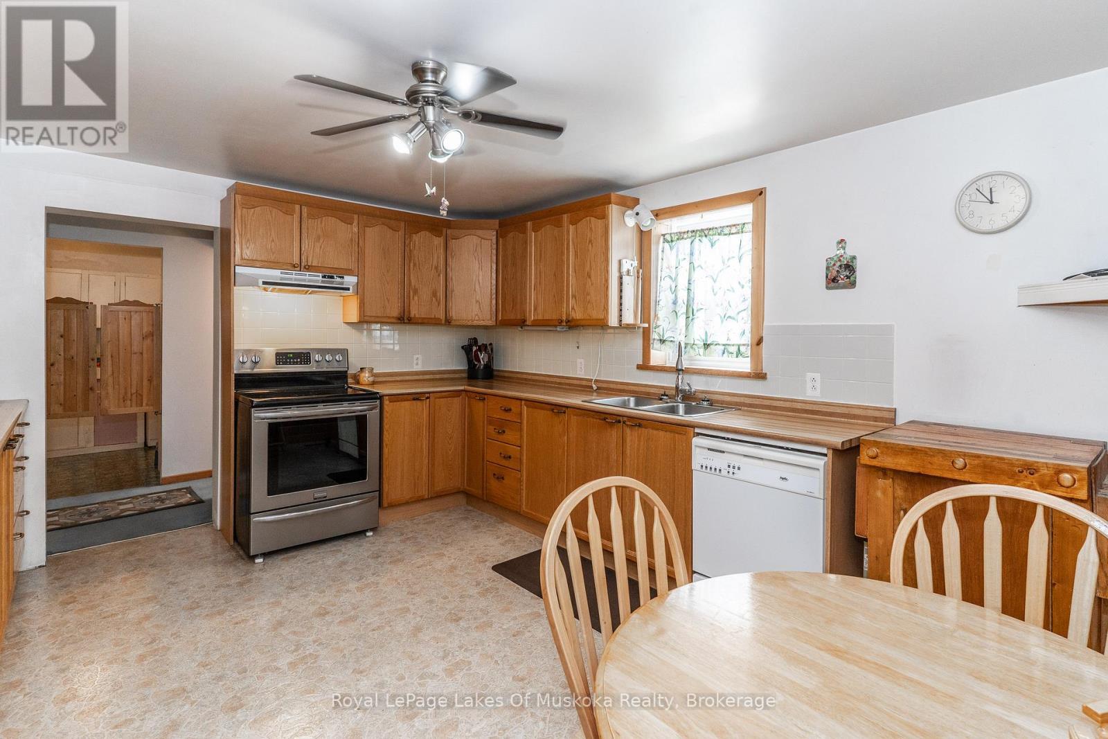 












156 DILL STREET

,
Bracebridge (Macaulay),




Ontario
P1L1E5

