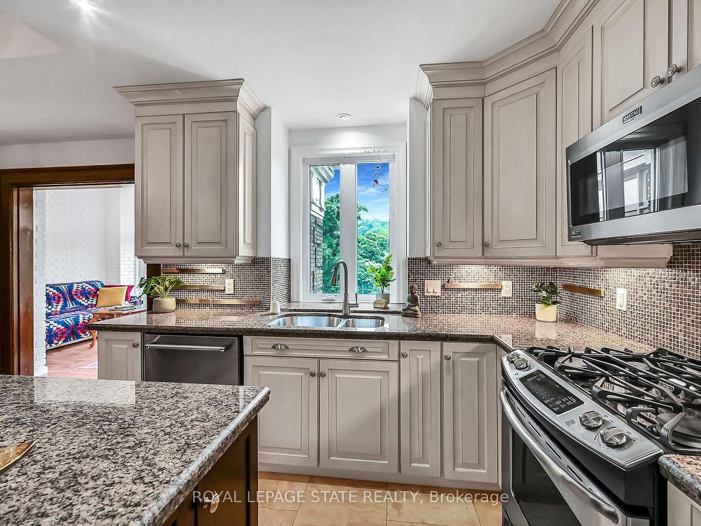 









86


Herkimer

Street, 41,
Hamilton,




ON
L8P 2G7

