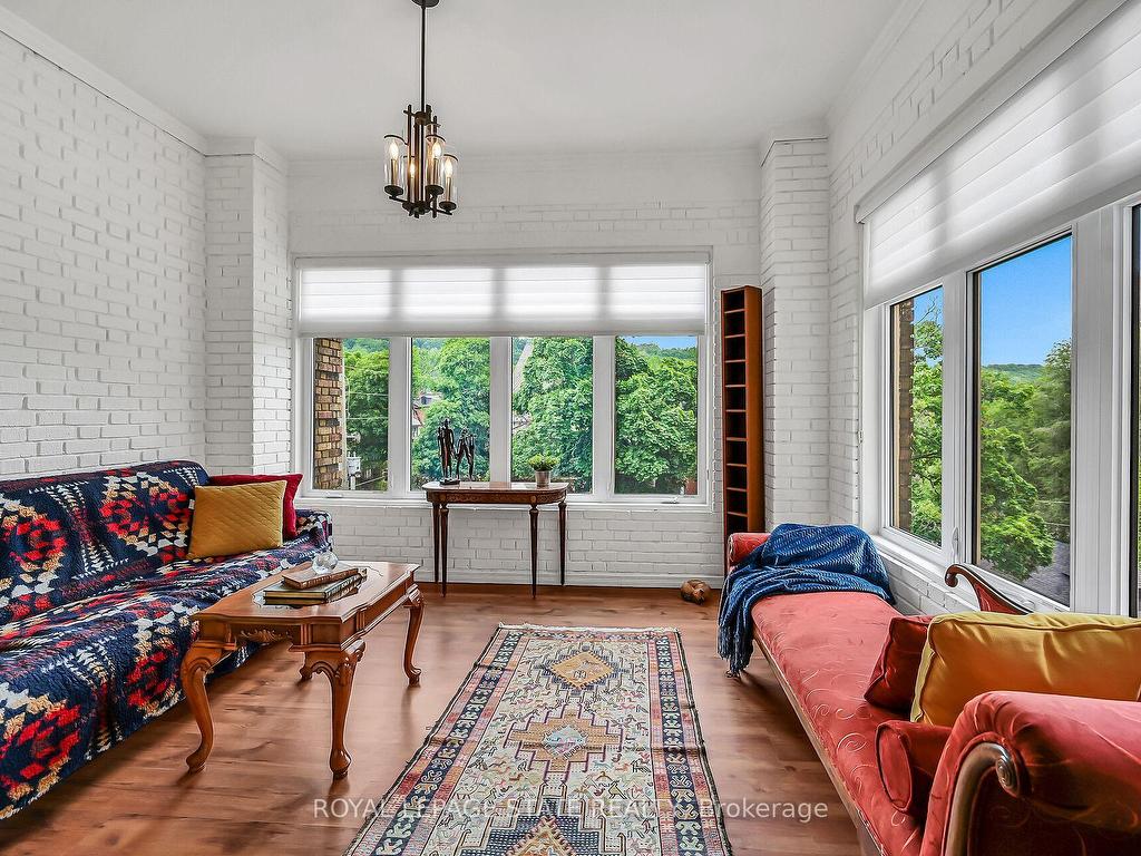 









86


Herkimer

Street, 41,
Hamilton,




ON
L8P 2G7

