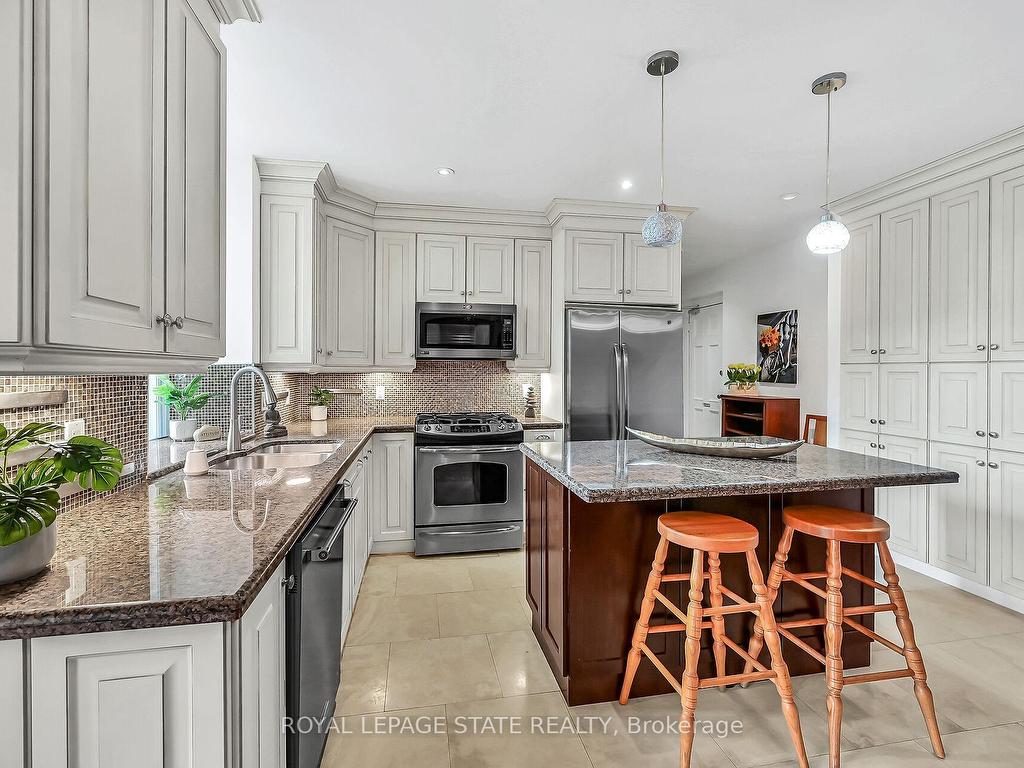









86


Herkimer

Street, 41,
Hamilton,




ON
L8P 2G7

