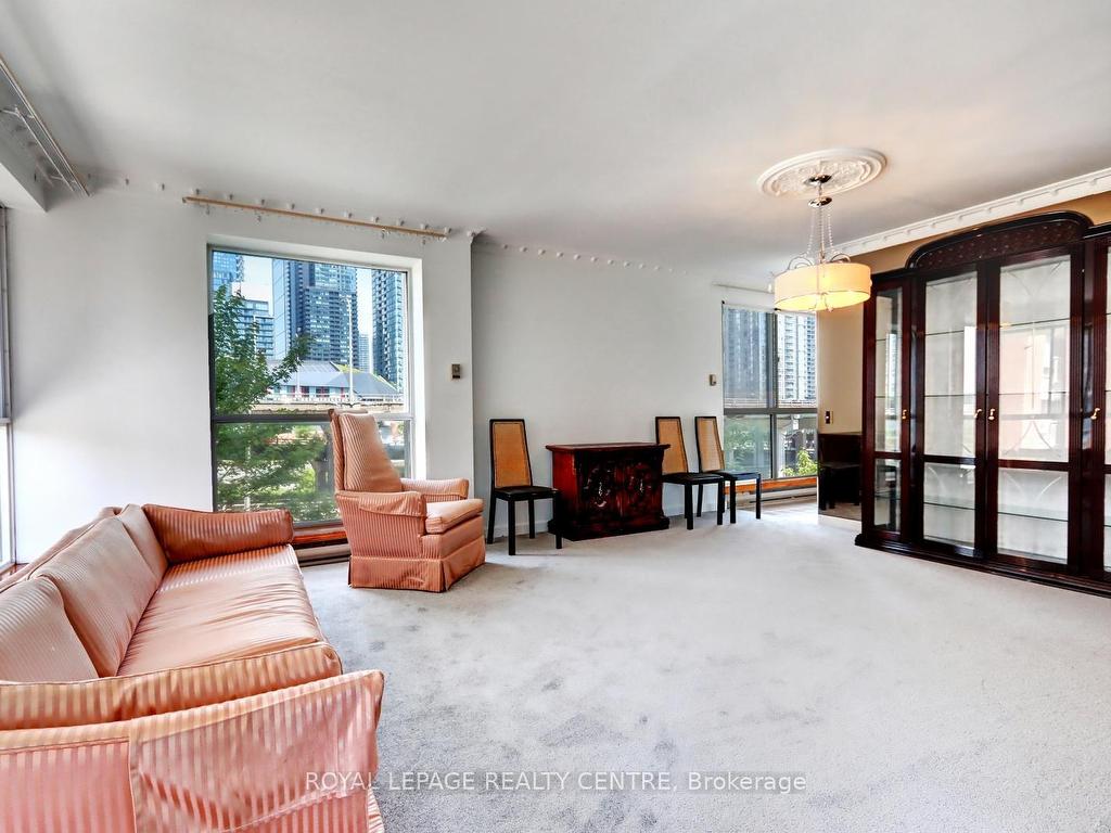 









480


Queens Quay W

N/A, 401W,
Toronto,




ON
M5V 2Y5

