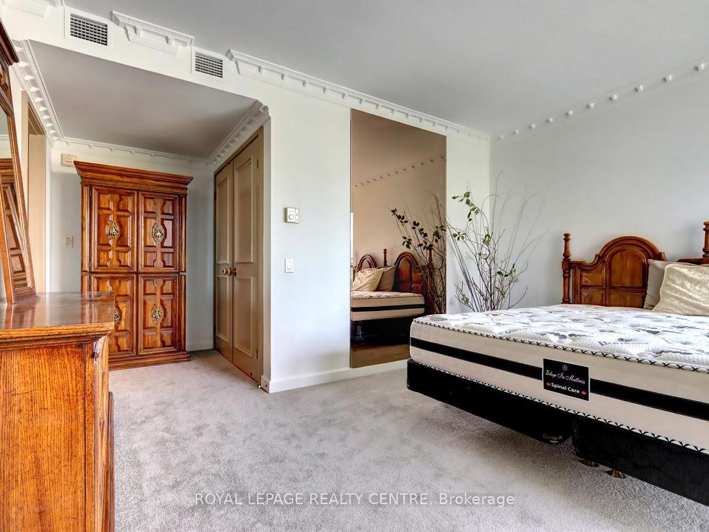 









480


Queens Quay W

N/A, 401W,
Toronto,




ON
M5V 2Y5

