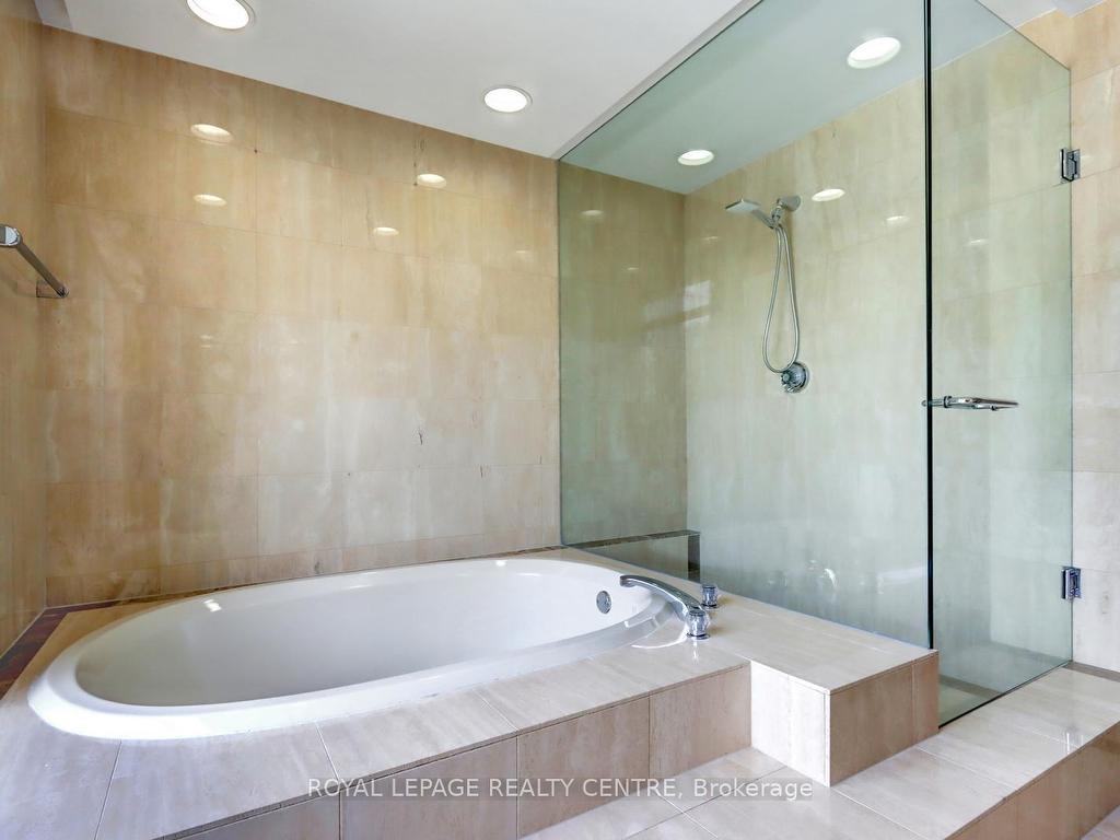 









480


Queens Quay W

N/A, 401W,
Toronto,




ON
M5V 2Y5

