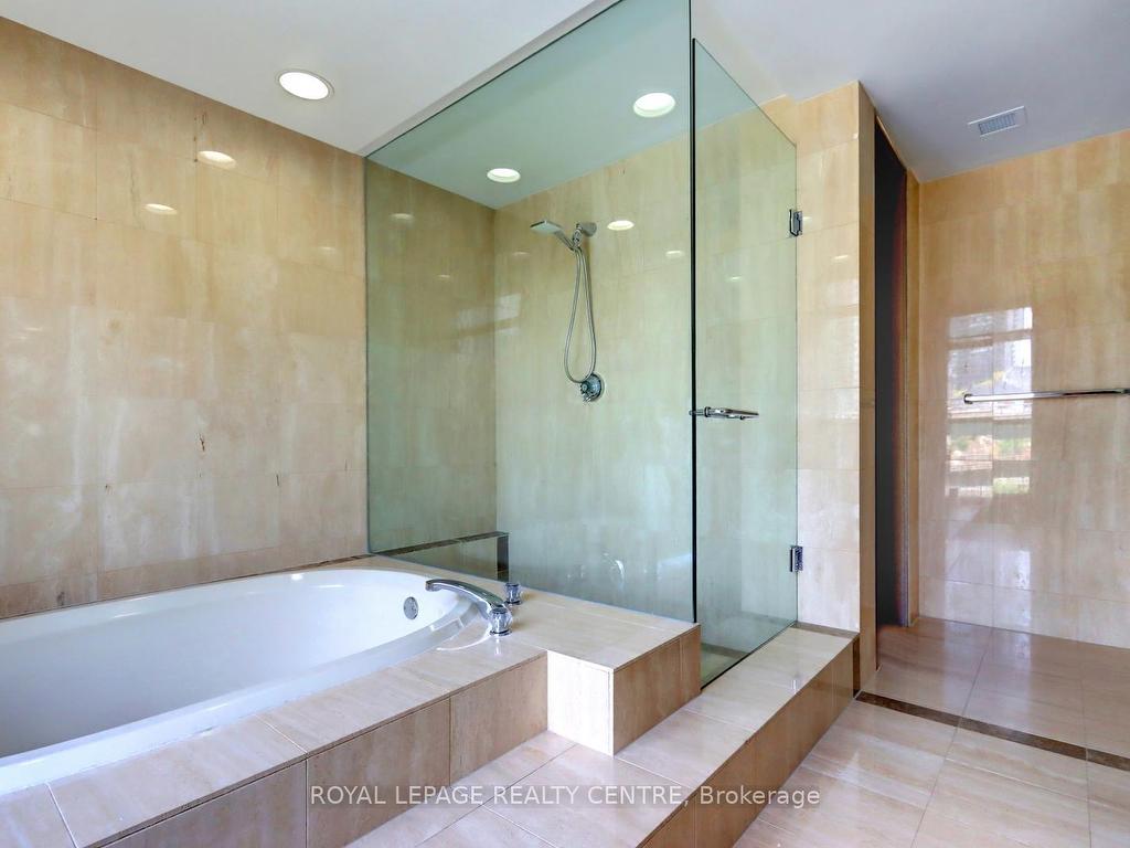 









480


Queens Quay W

N/A, 401W,
Toronto,




ON
M5V 2Y5

