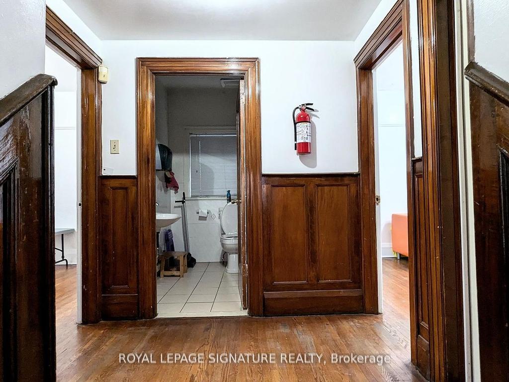 









1364


Dundas

Street West, 2,
Toronto,




ON
M6J 1Y2

