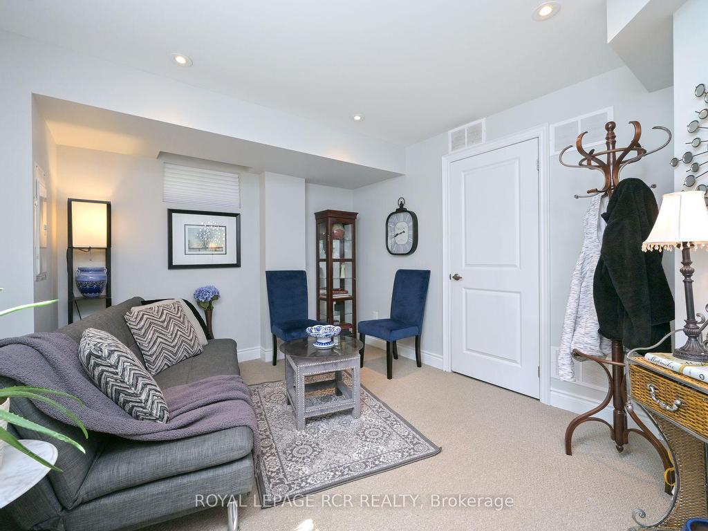 









60


First

Street, 13,
Orangeville,




ON
L9W 2E4

