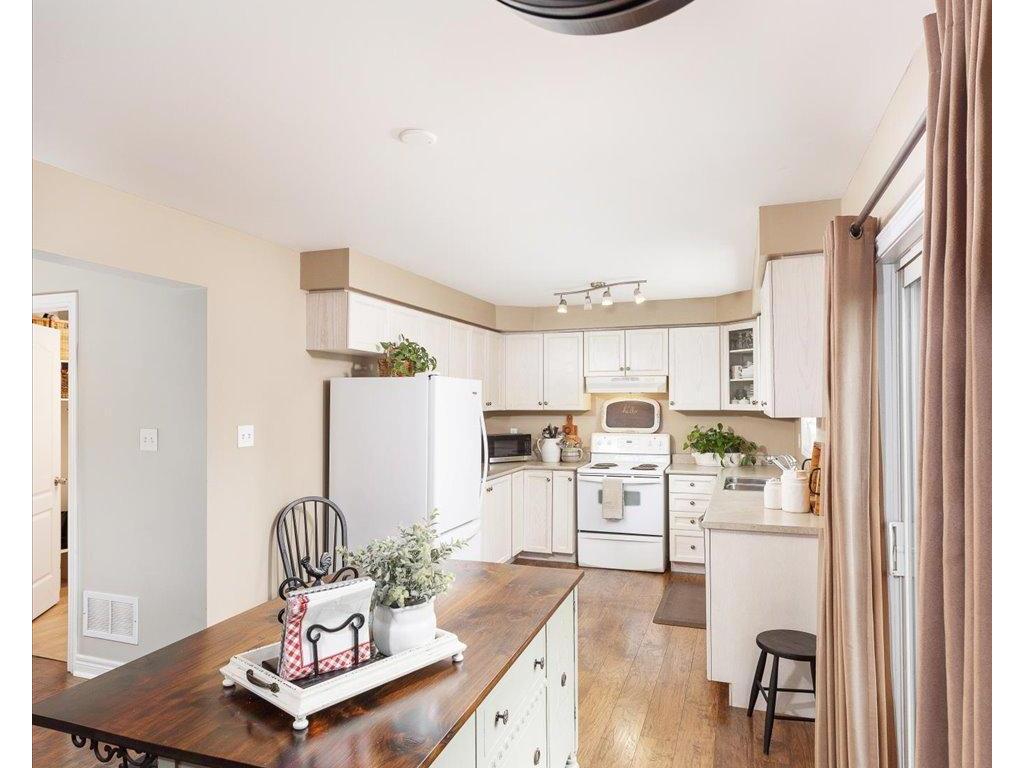 









340


King

Street East,
East Gwillimbury,




ON
L0G 1M0

