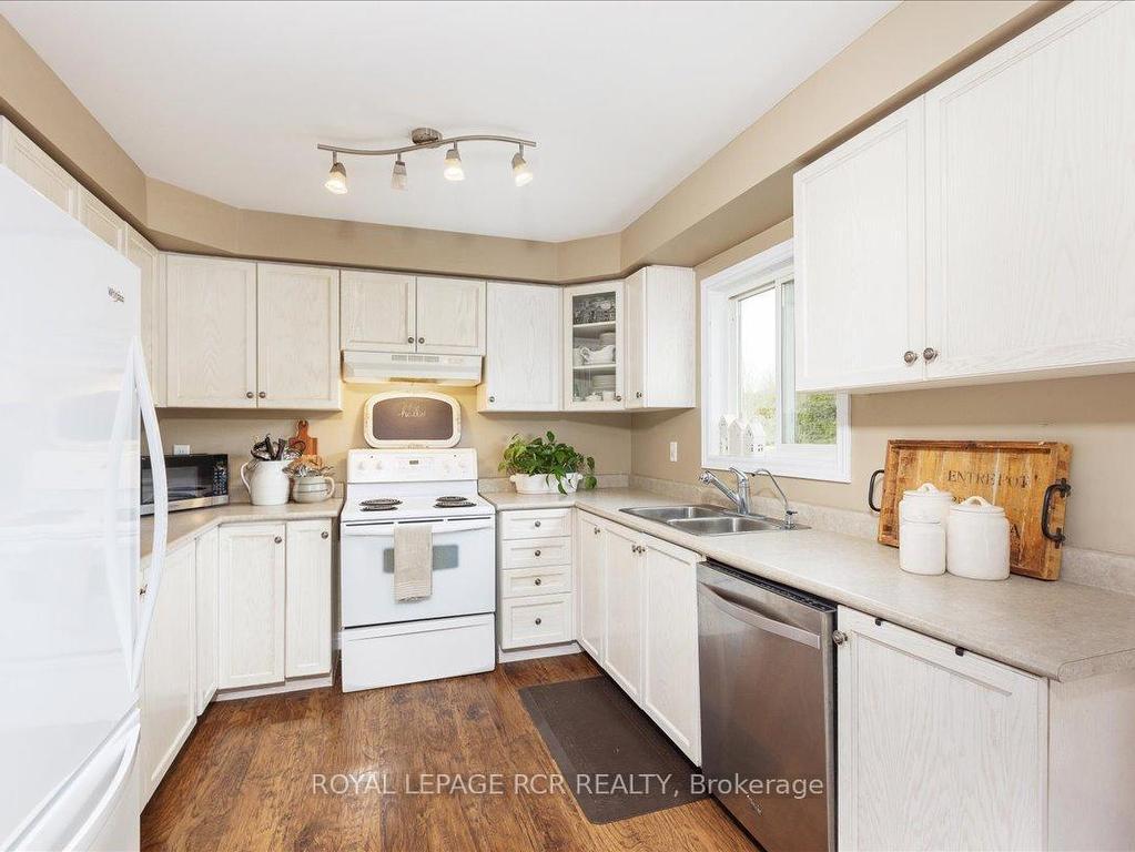 









340


King

Street East,
East Gwillimbury,




ON
L0G 1M0

