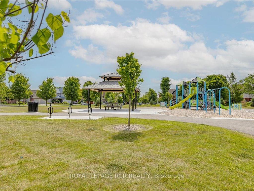 









340


King

Street East,
East Gwillimbury,




ON
L0G 1M0


