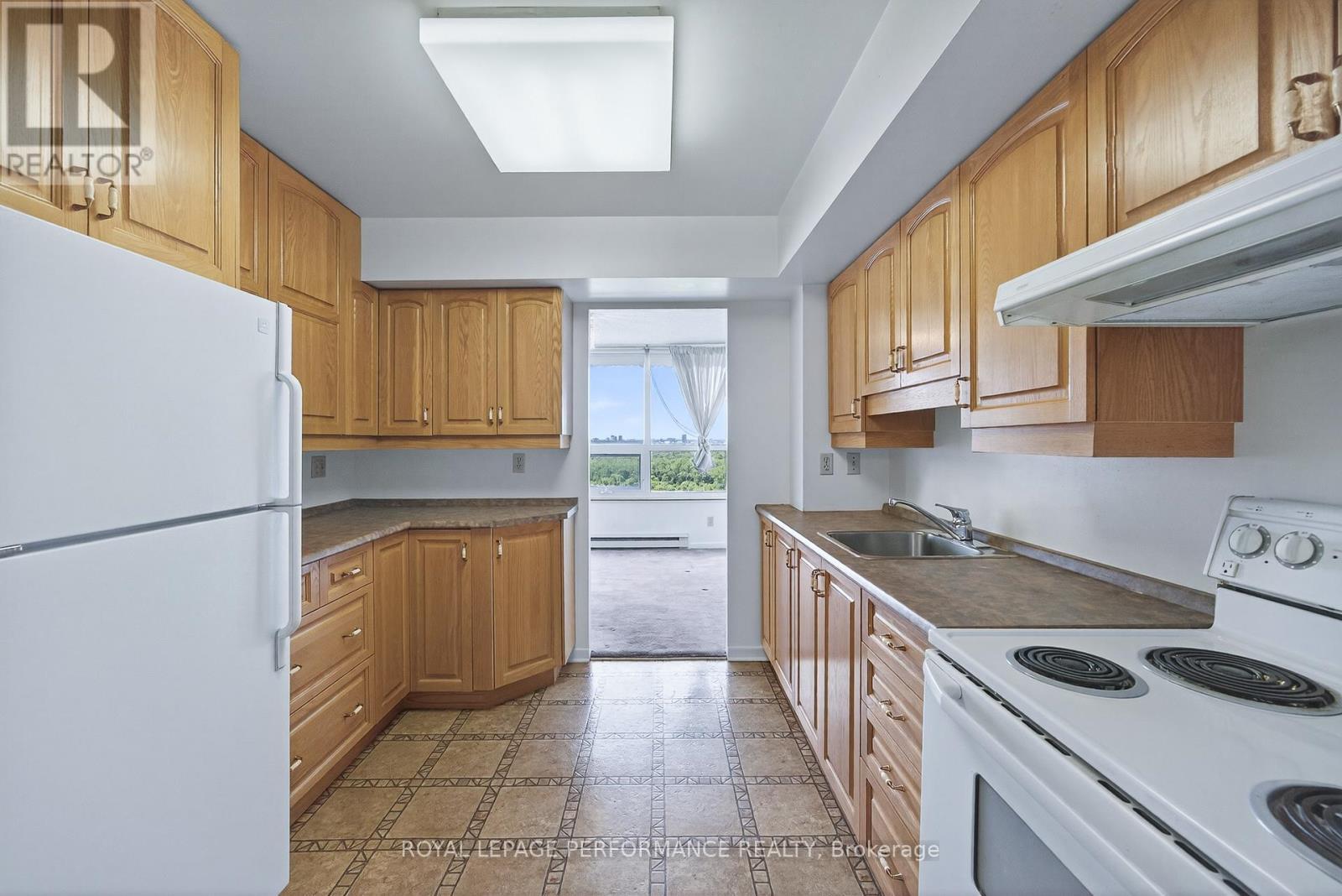 












2006 - 1500 RIVERSIDE DRIVE

,
Ottawa,




Ontario
K1G4J4

