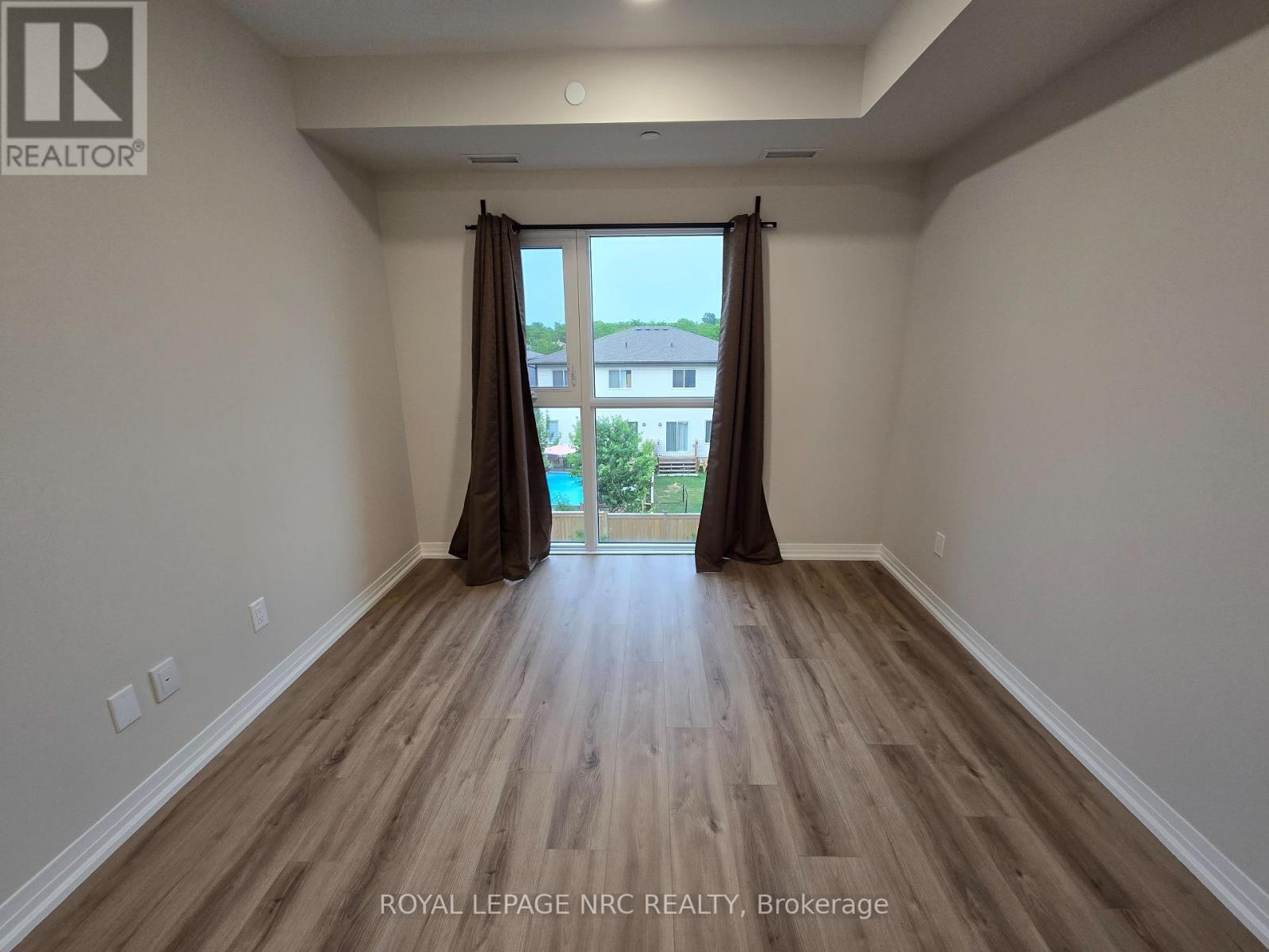 












319 - 50 HERRICK AVENUE

,
St. Catharines (Oakdale),




Ontario
L2P0G3

