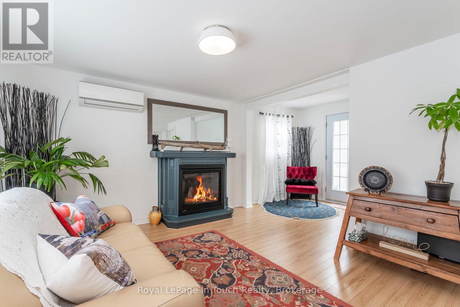 












83 KING ROAD

,
Tay (Waubaushene),




Ontario
L0K2C0

