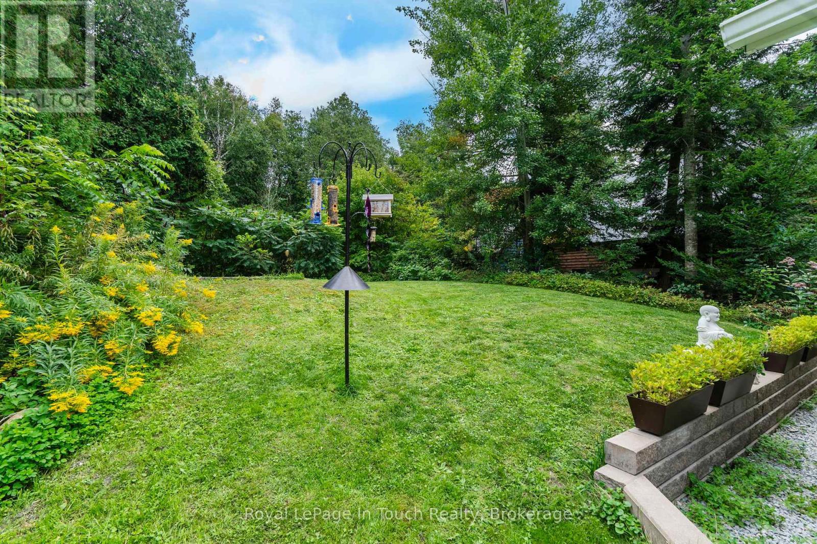 












83 KING ROAD

,
Tay (Waubaushene),




Ontario
L0K2C0

