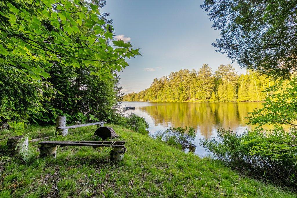 









5


Ch. du Lac-Jean-Venne

,
La Pêche,




QC
J0X1A0

