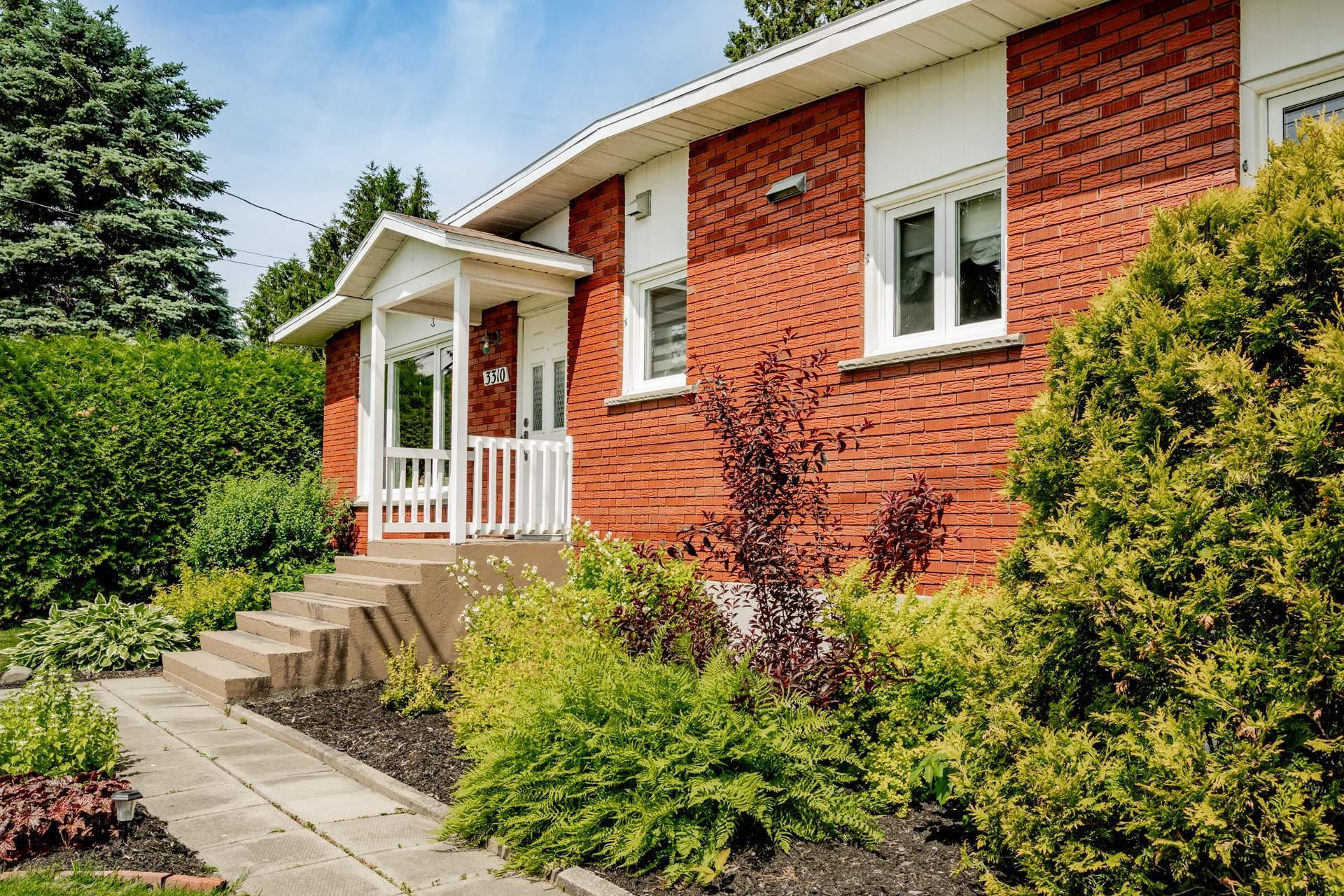 









3310


Rue Galt O.

,
Sherbrooke (Les Nations),




QC
J1H0A5

