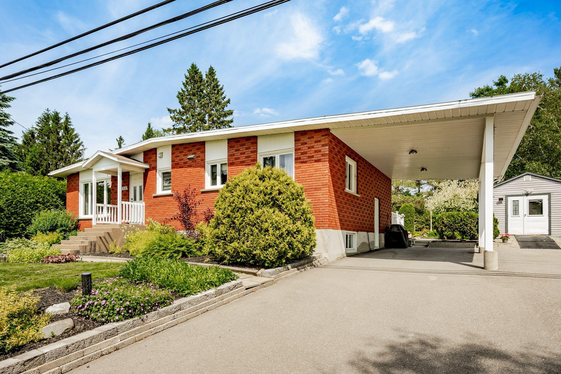 









3310


Rue Galt O.

,
Sherbrooke (Les Nations),




QC
J1H0A5

