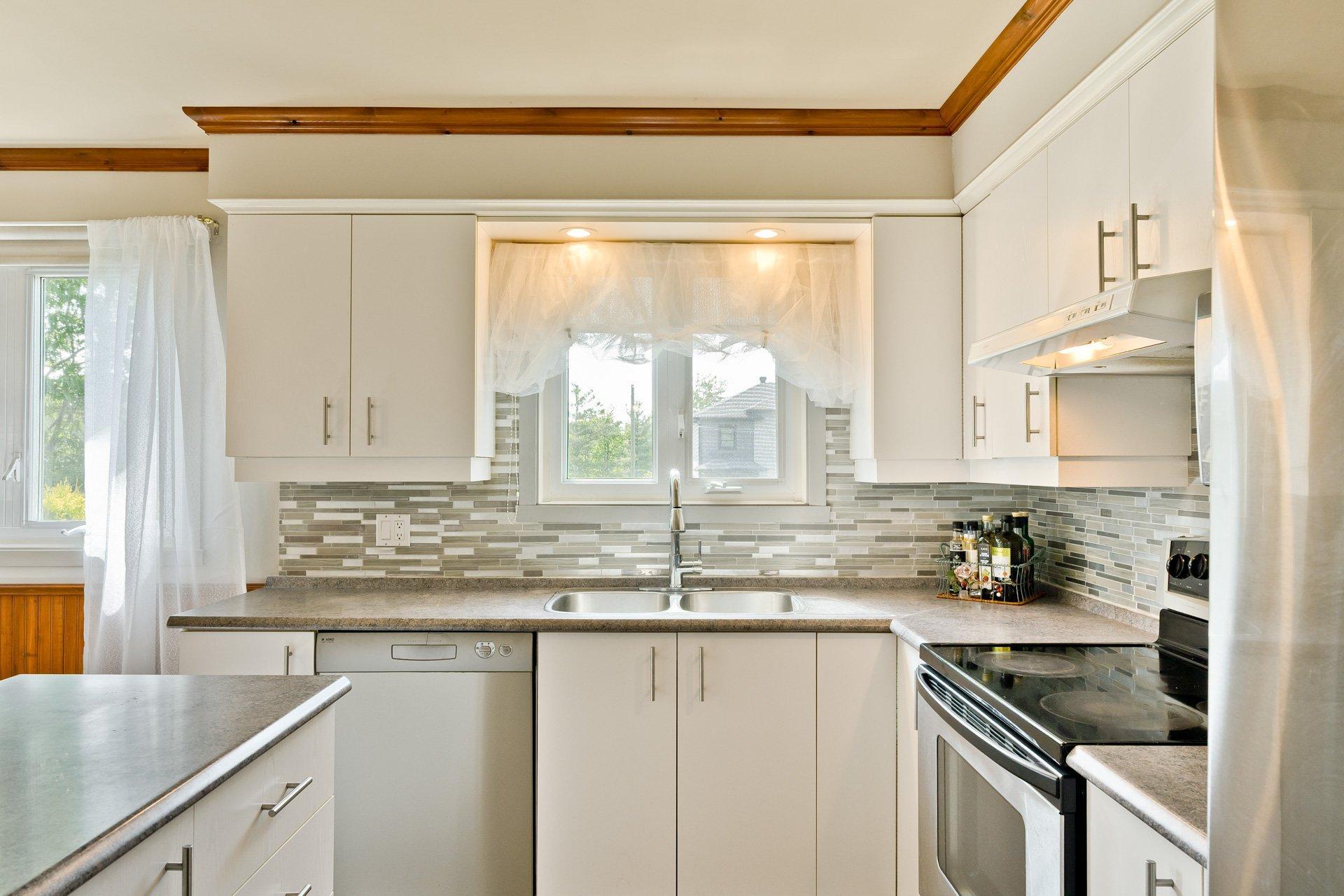 









3310


Rue Galt O.

,
Sherbrooke (Les Nations),




QC
J1H0A5

