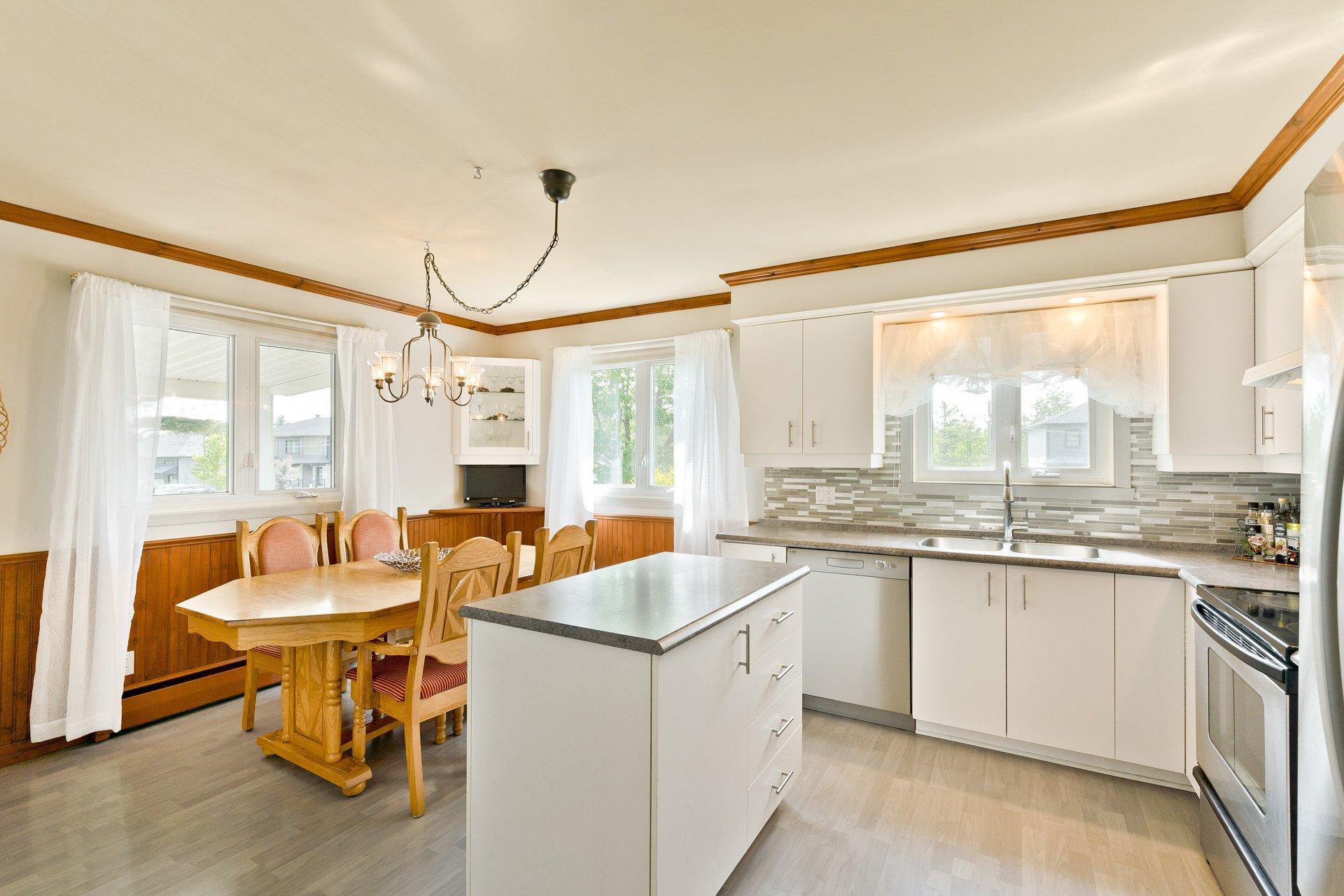 









3310


Rue Galt O.

,
Sherbrooke (Les Nations),




QC
J1H0A5

