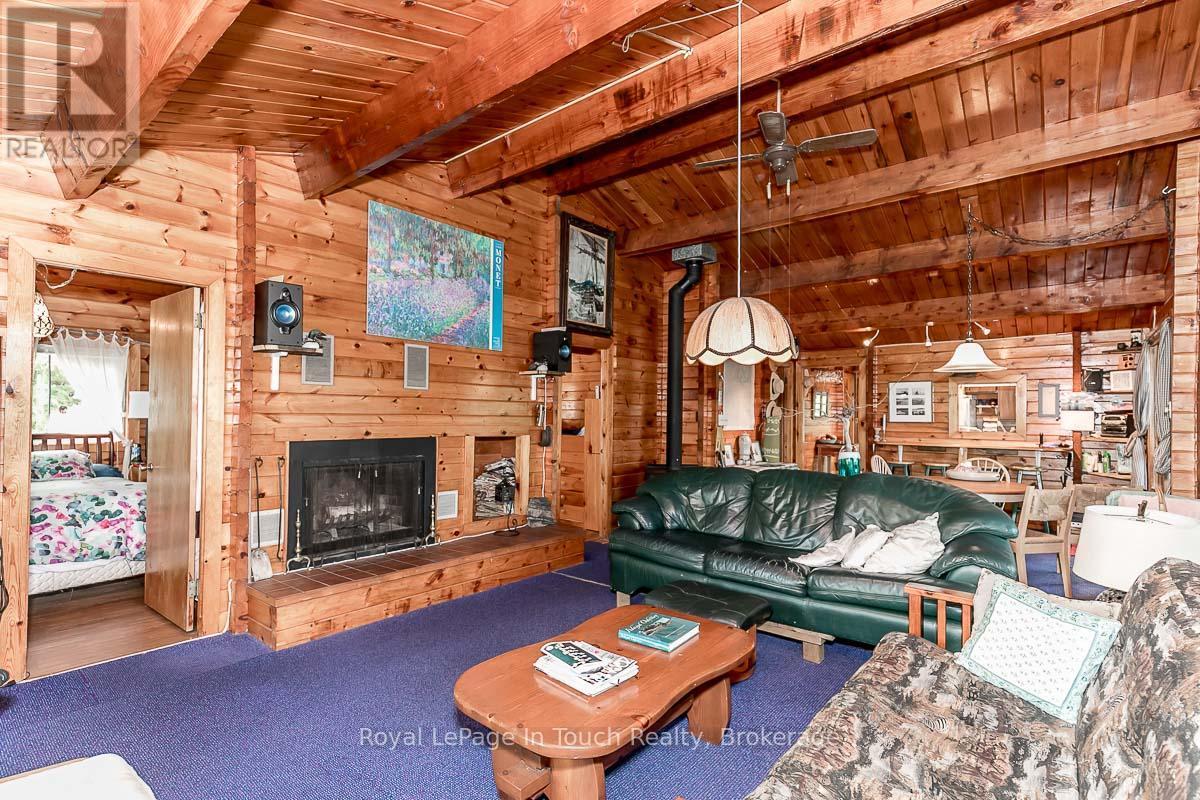 












B207-7 WAHSOUNE ISLAND

,
The Archipelago (Archipelago South),




Ontario
P2A1T4


