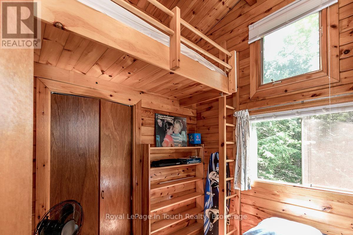 












B207-7 WAHSOUNE ISLAND

,
The Archipelago (Archipelago South),




Ontario
P2A1T4

