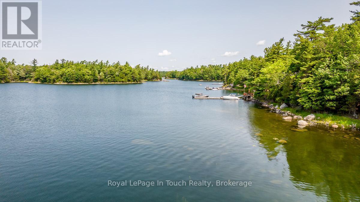 












B207-7 WAHSOUNE ISLAND

,
The Archipelago (Archipelago South),




Ontario
P2A1T4

