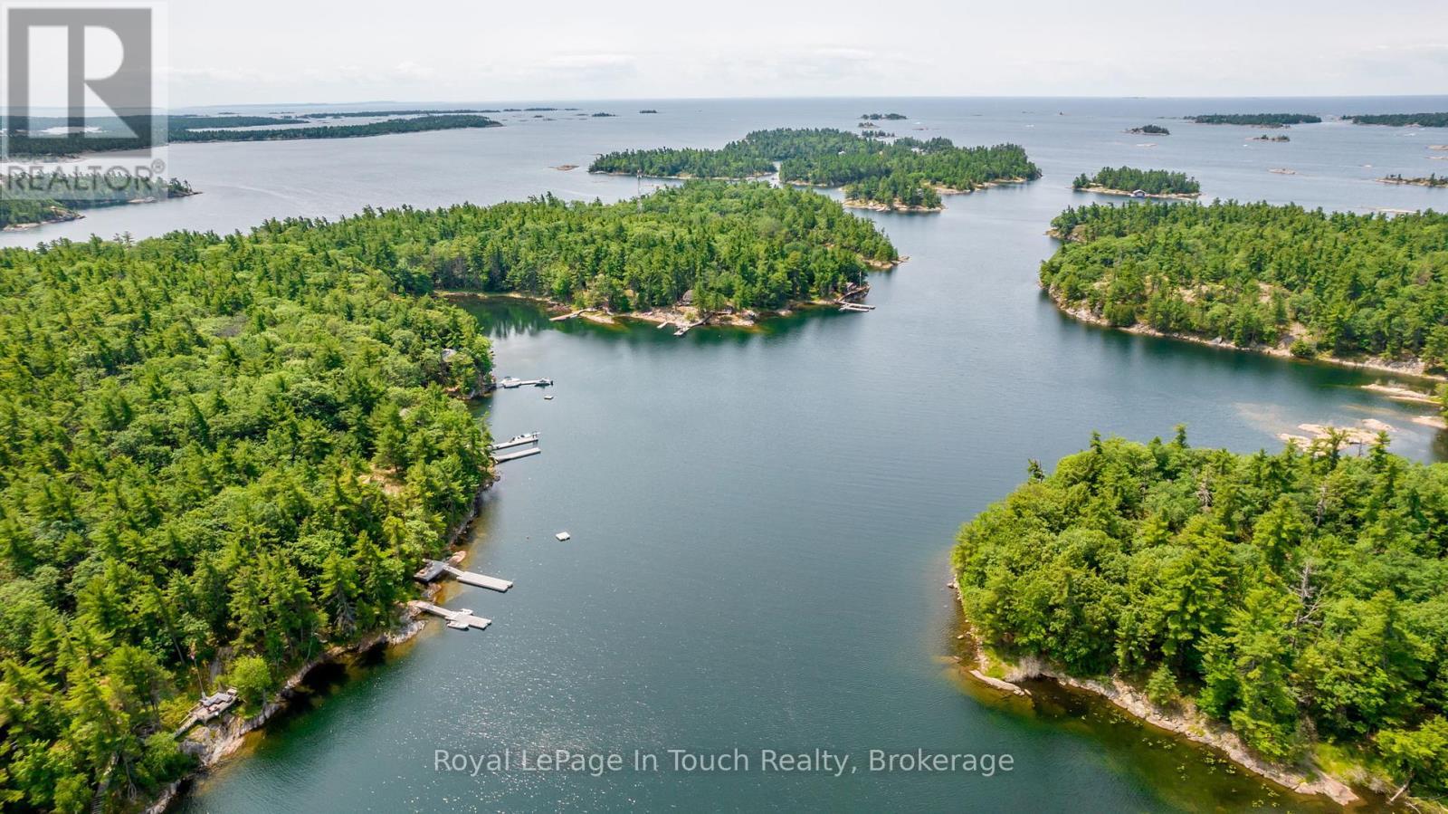 












B207-7 WAHSOUNE ISLAND

,
The Archipelago (Archipelago South),




Ontario
P2A1T4

