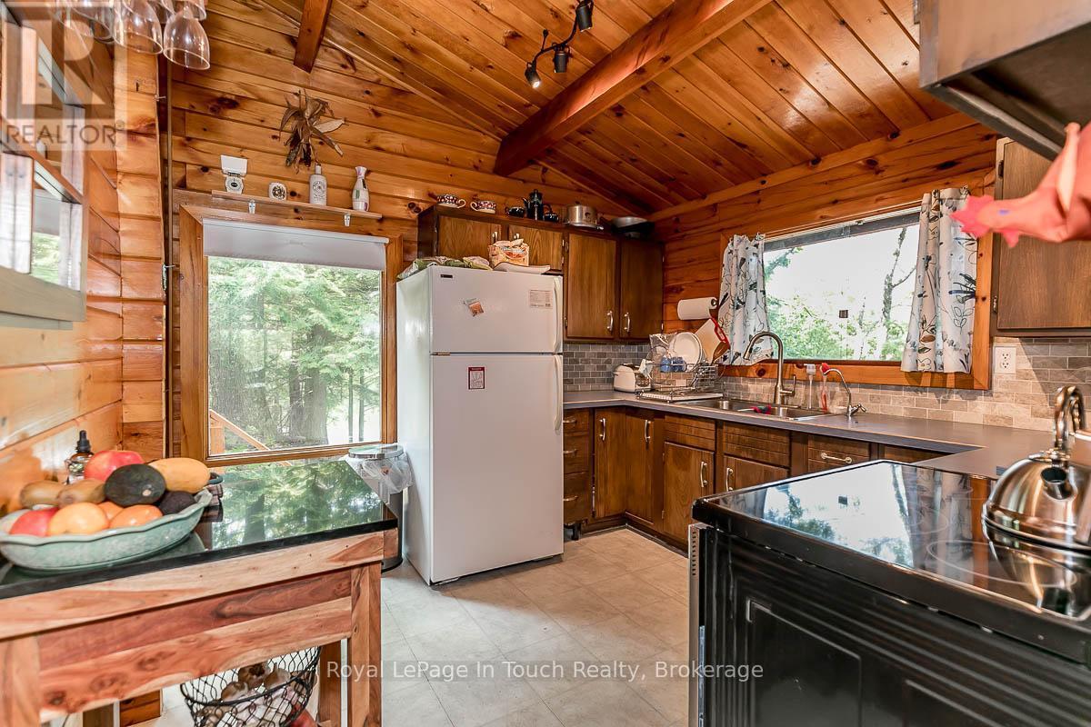 












B207-7 WAHSOUNE ISLAND

,
The Archipelago (Archipelago South),




Ontario
P2A1T4

