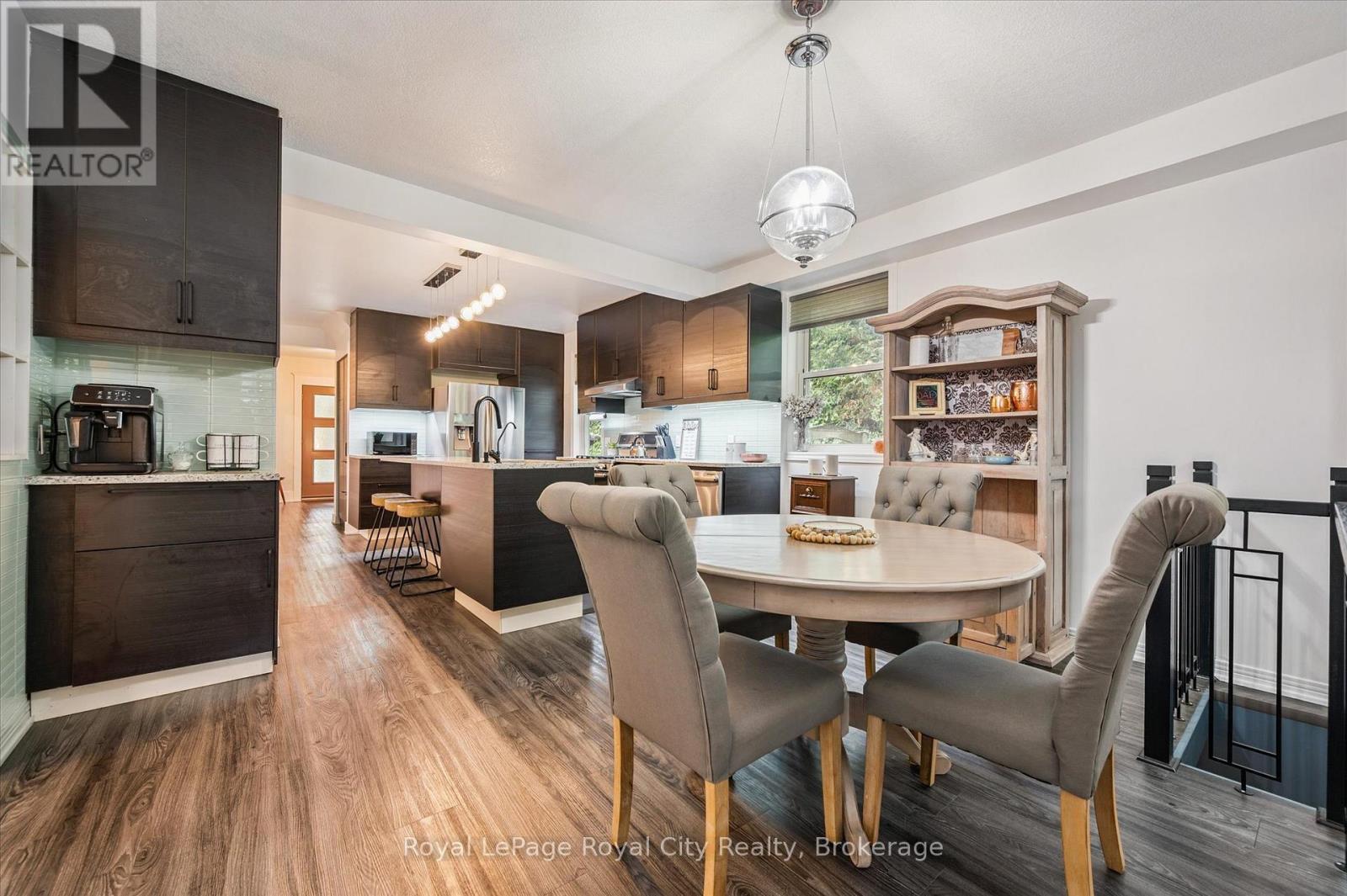 












37 BROCK STREET

,
Kitchener,




Ontario
N2M1X2

