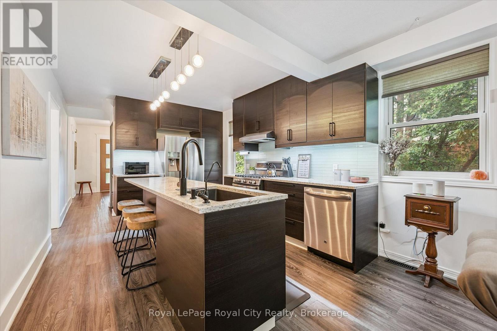 












37 BROCK STREET

,
Kitchener,




Ontario
N2M1X2

