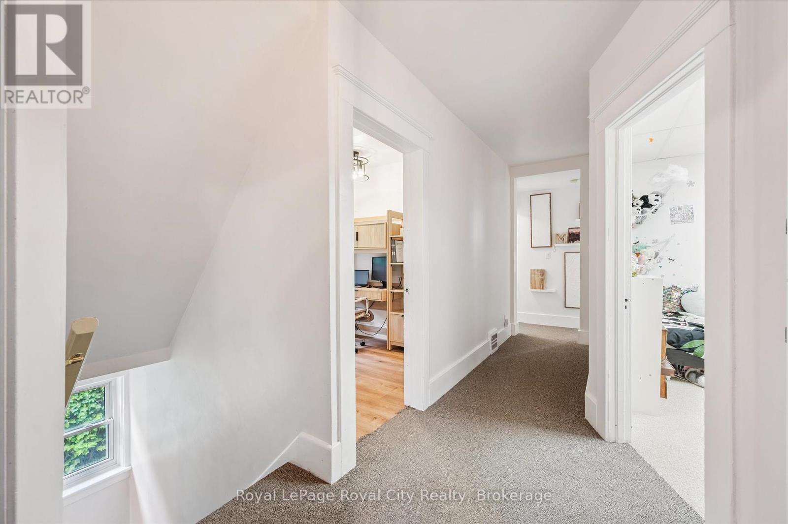 












37 BROCK STREET

,
Kitchener,




Ontario
N2M1X2

