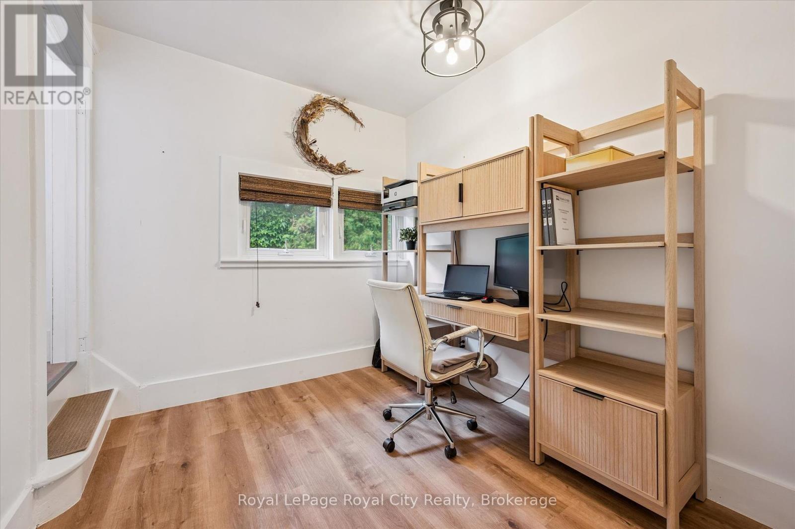 












37 BROCK STREET

,
Kitchener,




Ontario
N2M1X2

