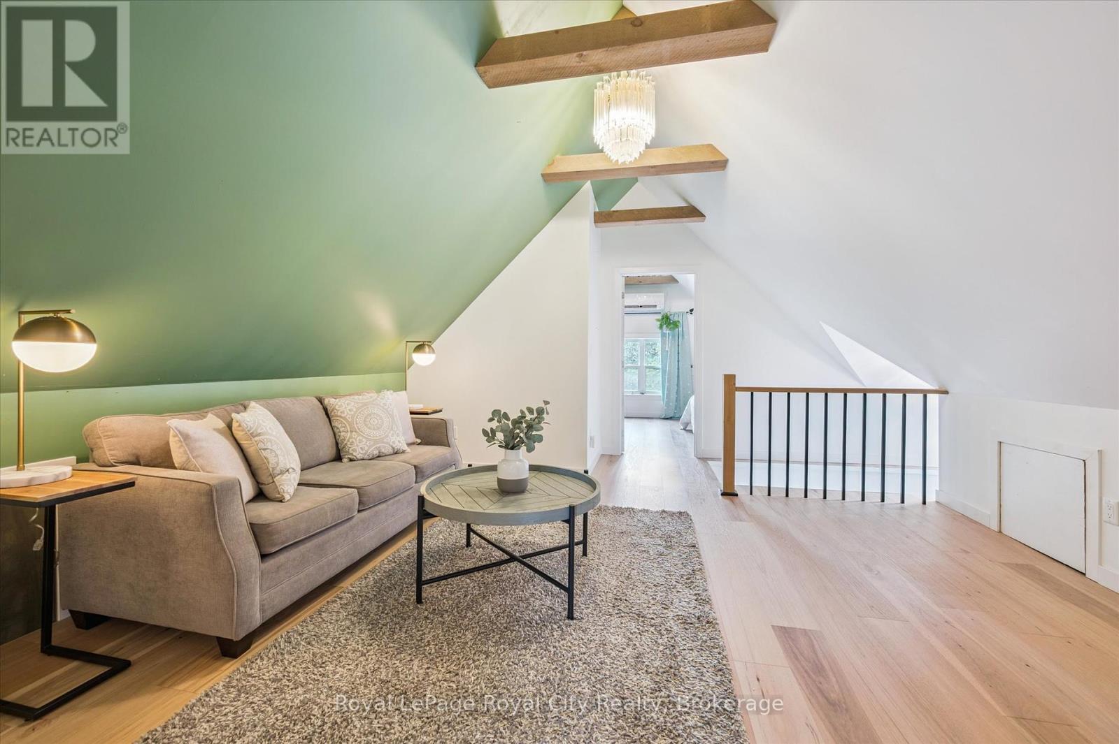 












37 BROCK STREET

,
Kitchener,




Ontario
N2M1X2

