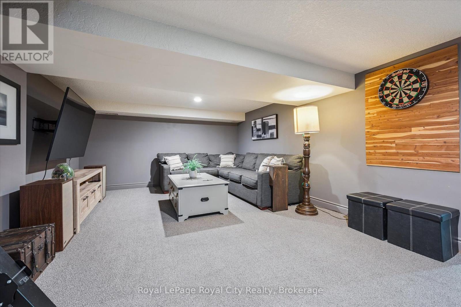 












37 BROCK STREET

,
Kitchener,




Ontario
N2M1X2

