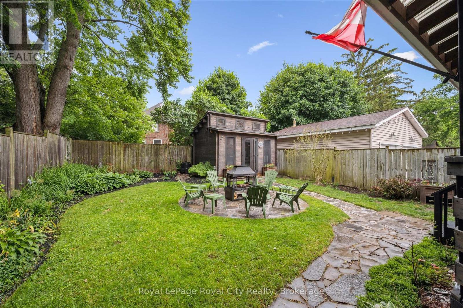 












37 BROCK STREET

,
Kitchener,




Ontario
N2M1X2

