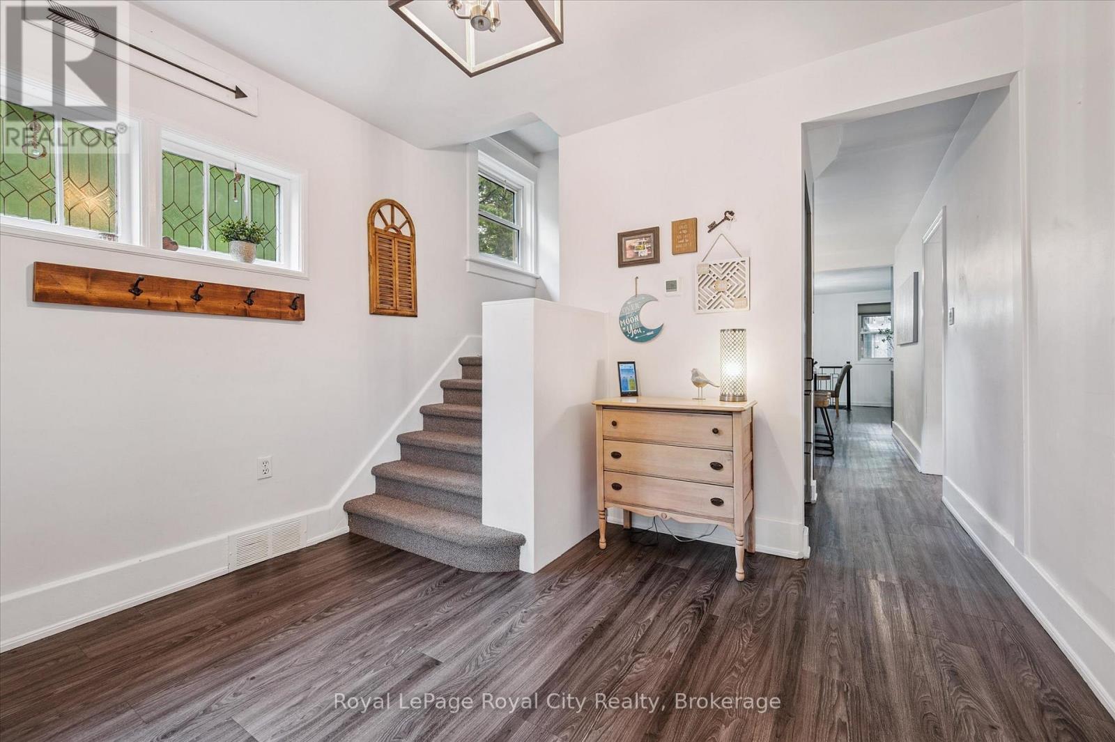 












37 BROCK STREET

,
Kitchener,




Ontario
N2M1X2

