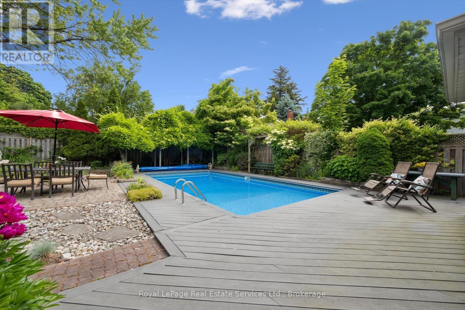 












219 SPRING GARDEN ROAD

,
Oakville (SW Southwest),




Ontario
L6L5H3

