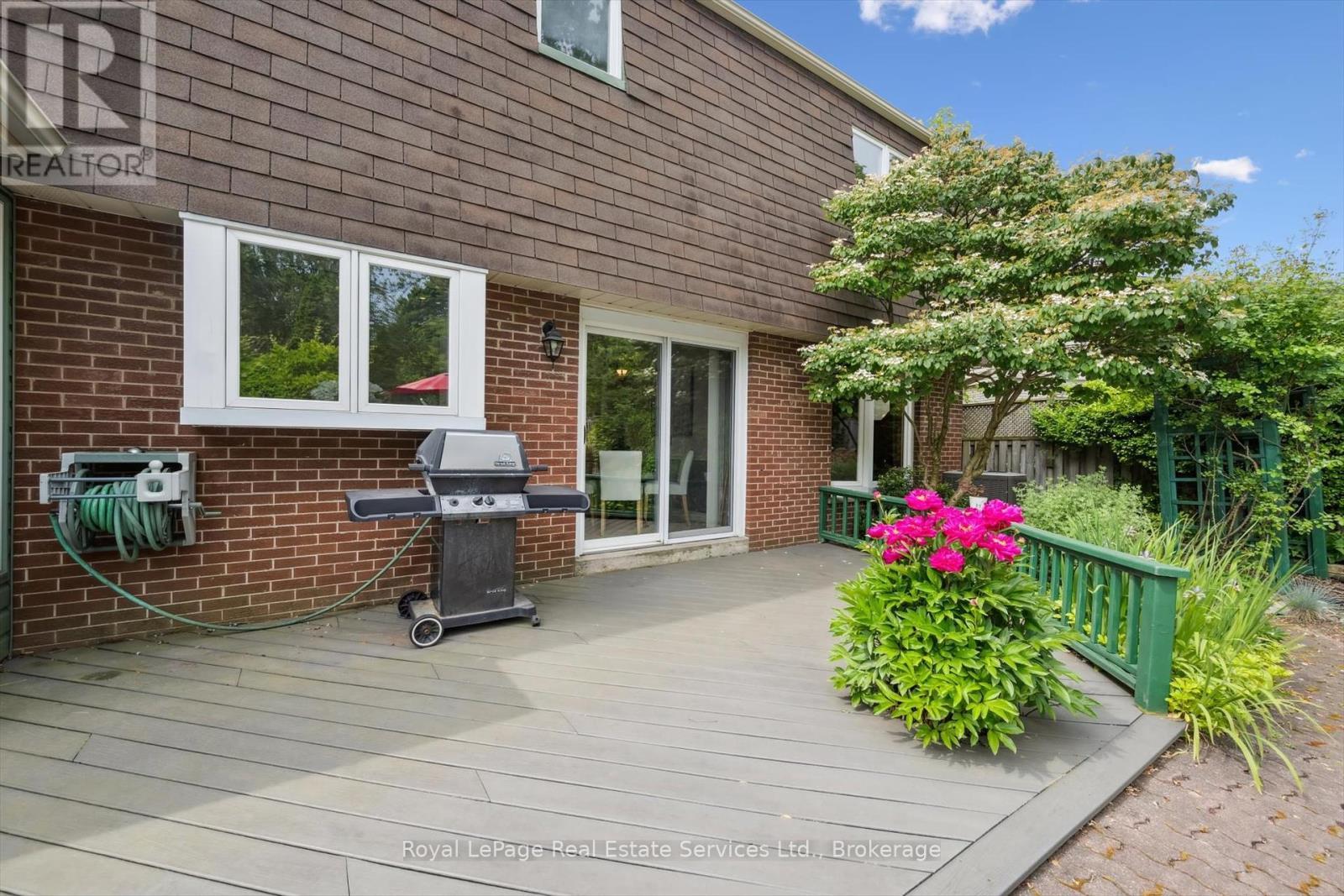 












219 SPRING GARDEN ROAD

,
Oakville (SW Southwest),




Ontario
L6L5H3

