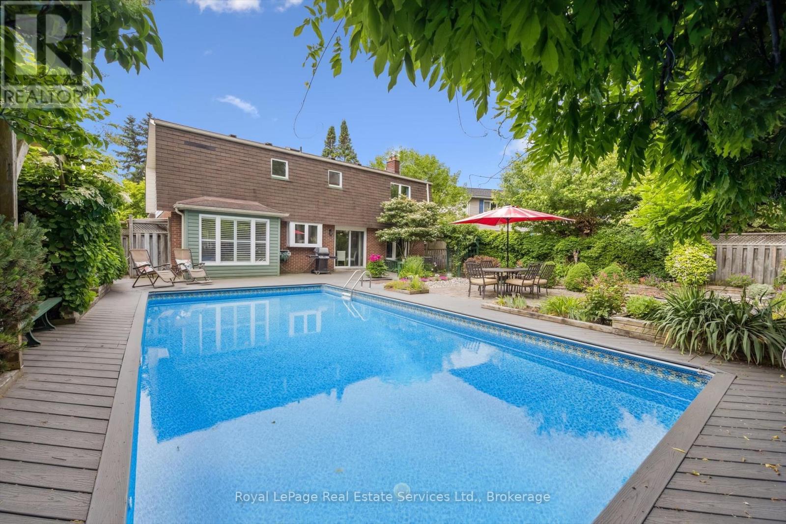 












219 SPRING GARDEN ROAD

,
Oakville (SW Southwest),




Ontario
L6L5H3

