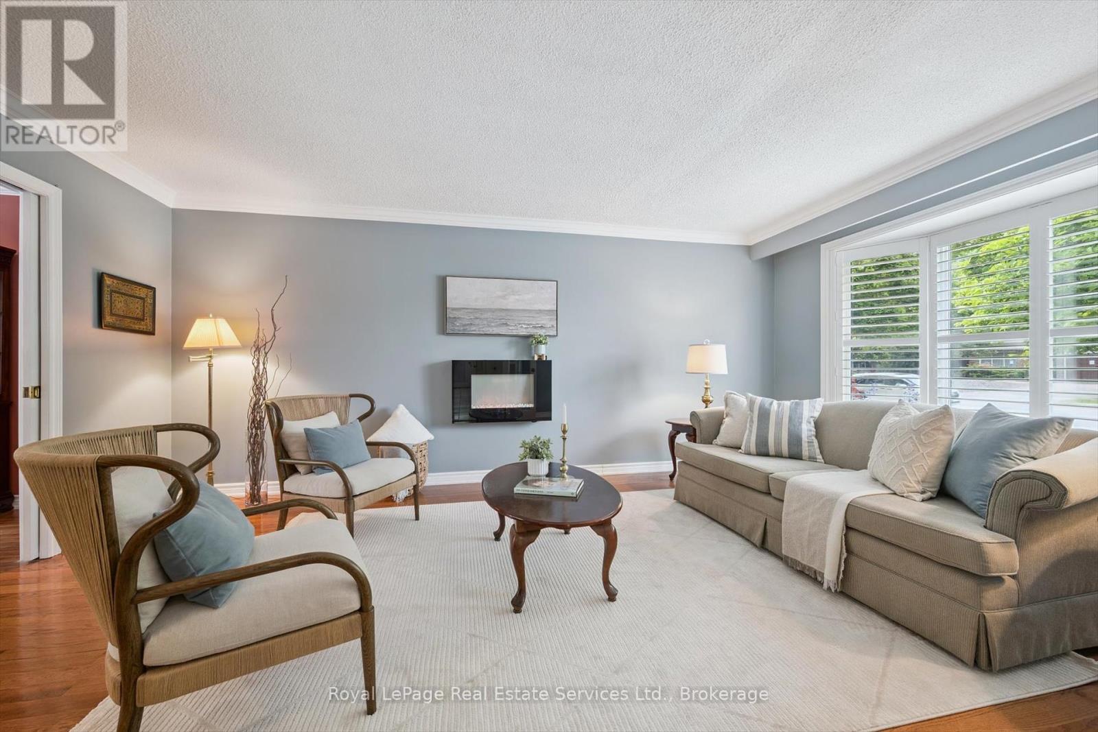 












219 SPRING GARDEN ROAD

,
Oakville (SW Southwest),




Ontario
L6L5H3

