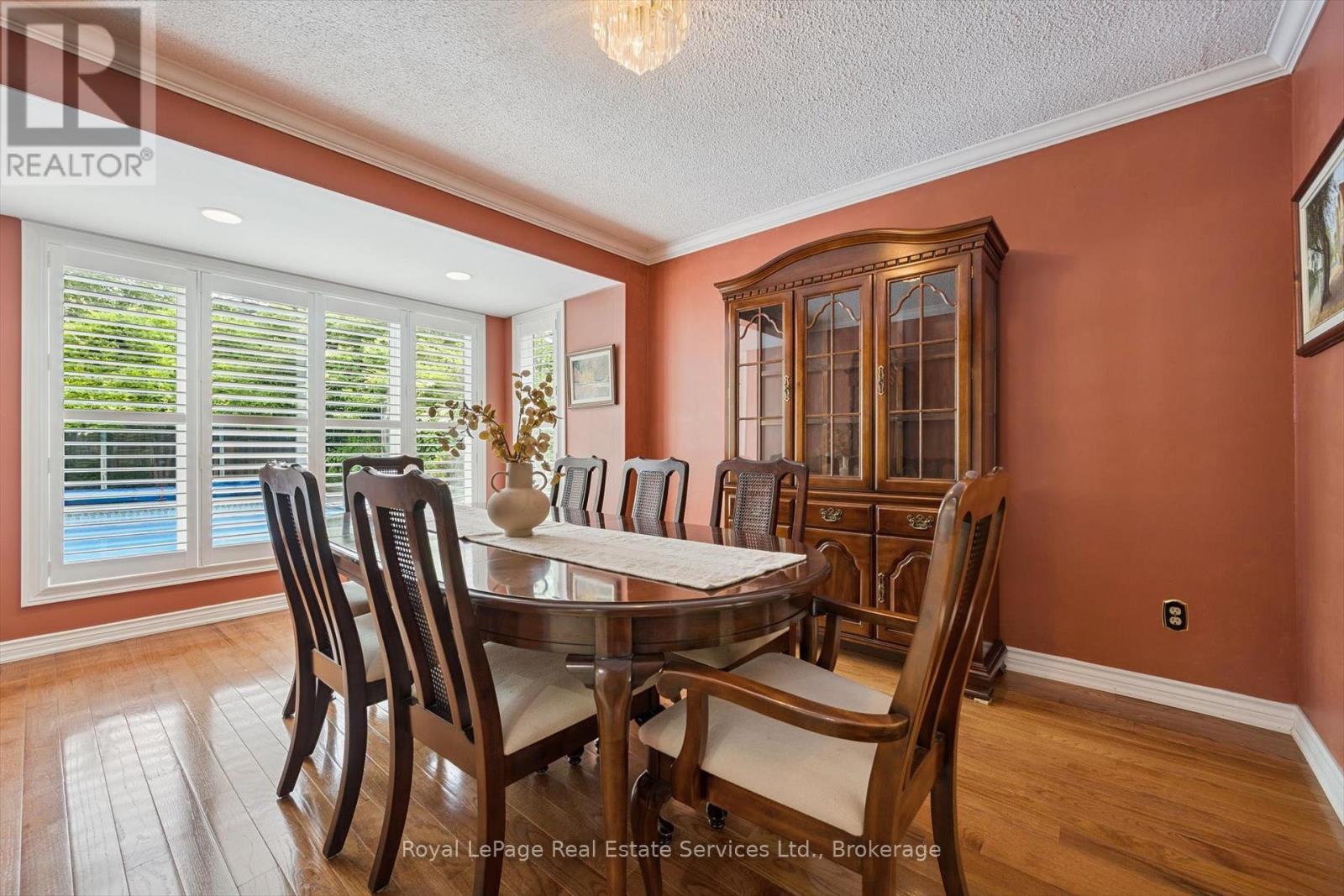












219 SPRING GARDEN ROAD

,
Oakville (SW Southwest),




Ontario
L6L5H3

