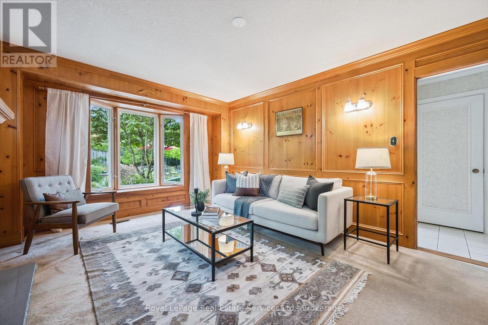 












219 SPRING GARDEN ROAD

,
Oakville (SW Southwest),




Ontario
L6L5H3

