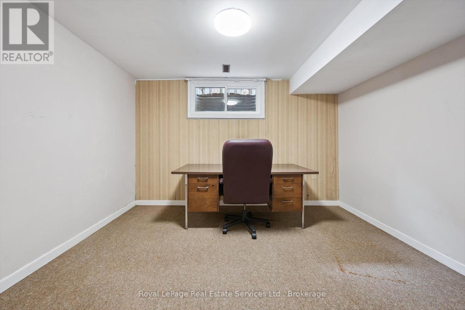 












219 SPRING GARDEN ROAD

,
Oakville (SW Southwest),




Ontario
L6L5H3

