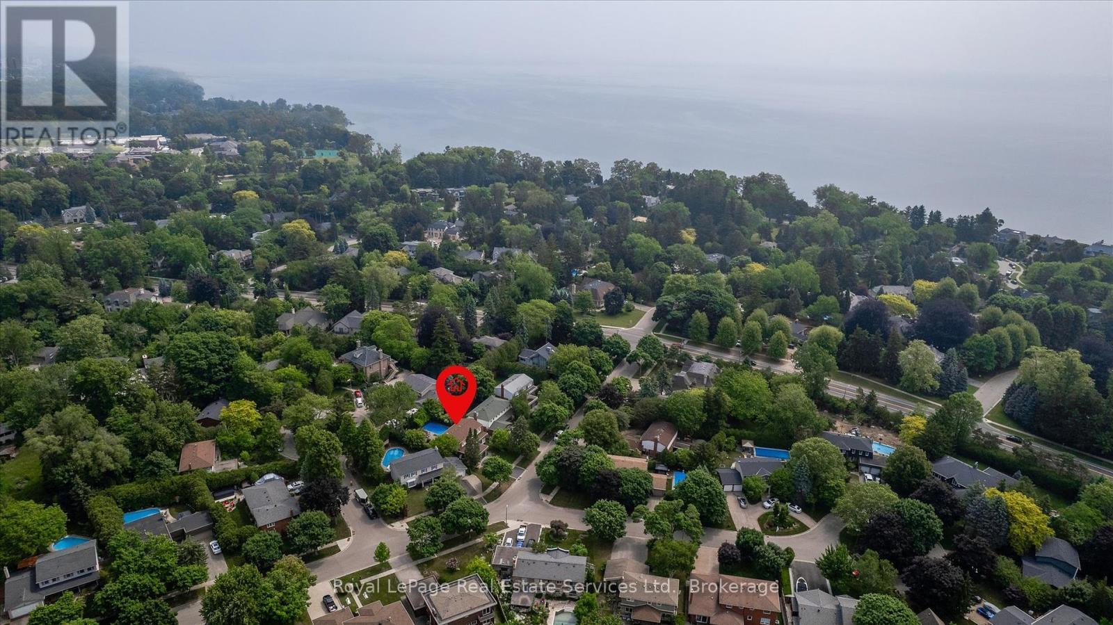 












219 SPRING GARDEN ROAD

,
Oakville (SW Southwest),




Ontario
L6L5H3

